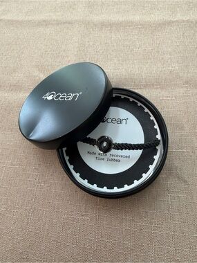 4ocean Black Recovered Tire Rubber Bracelet